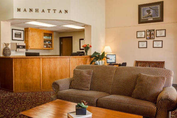 Super 8 by Wyndham Manhattan KS image 15